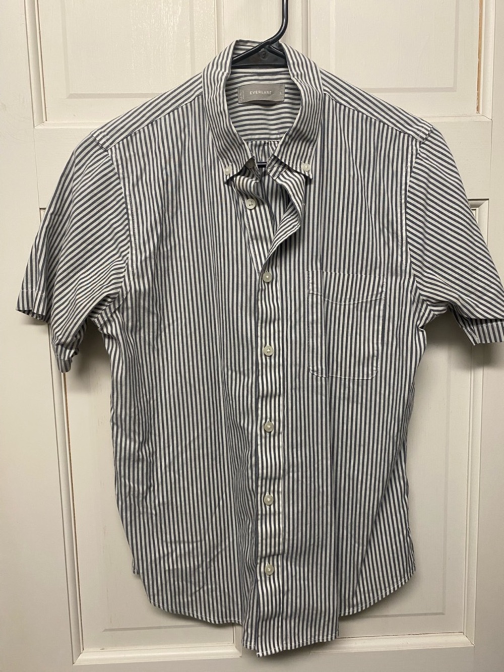 Everlane Men's Short-Sleeve Button-Up Shirt in Navy Stripe